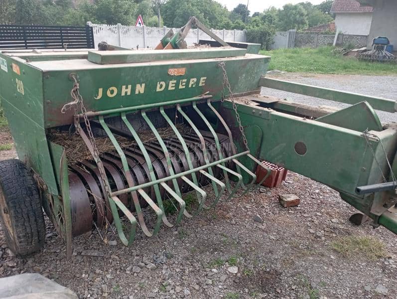 John Deere 219