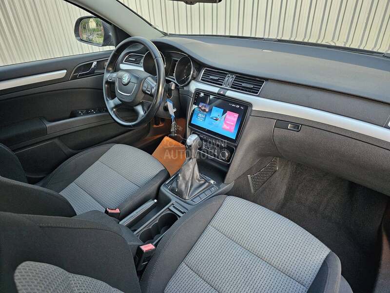 Škoda Superb 1.6 tdi N A V I