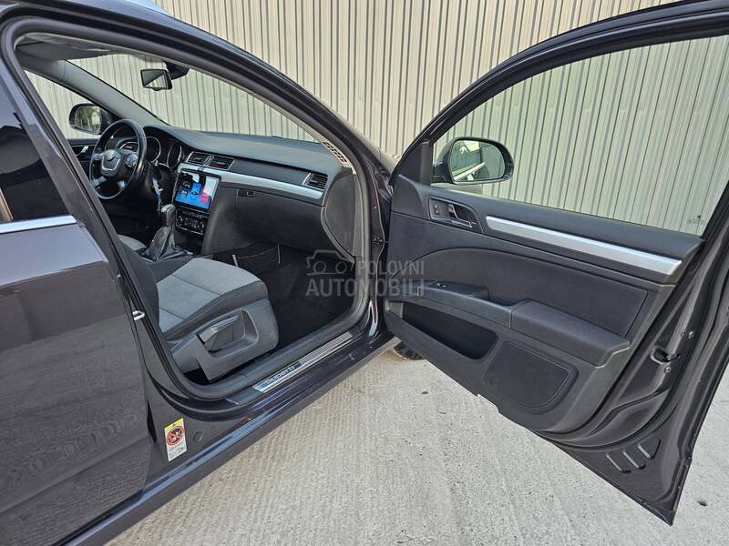Škoda Superb 1.6 tdi N A V I