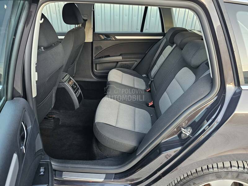 Škoda Superb 1.6 tdi N A V I