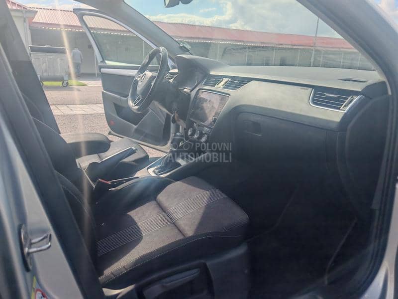 Škoda Octavia 2.0tdi LED/DSG/ELE