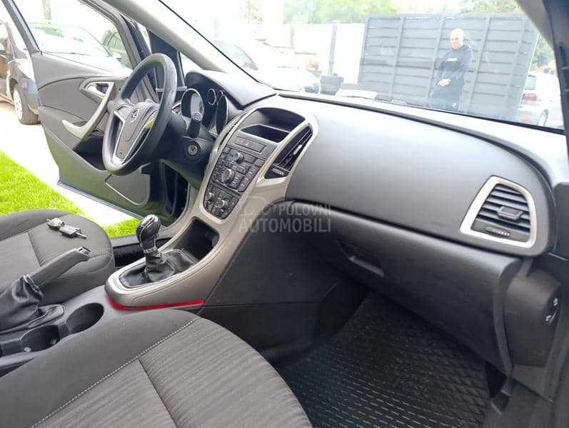 Opel Astra J 1.7 cdti