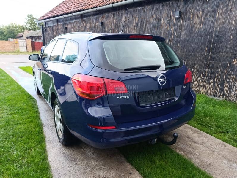 Opel Astra J 1.7 cdti