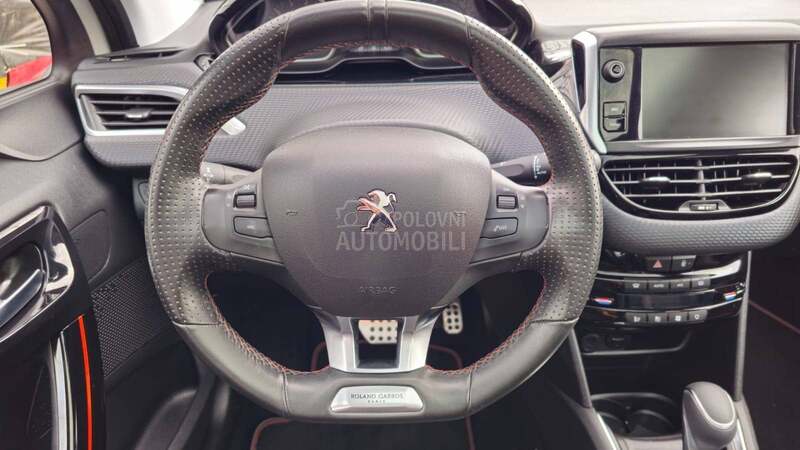 Peugeot 208 Roland Garros/Automa