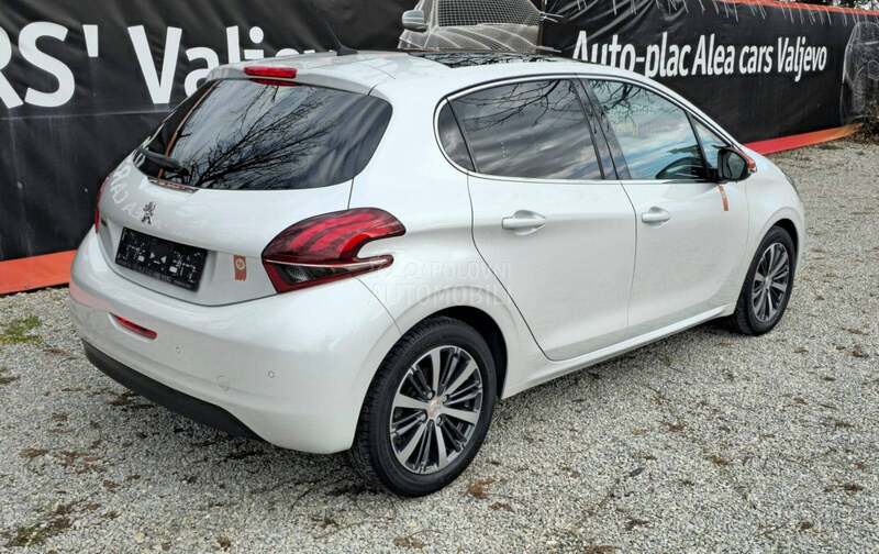 Peugeot 208 Roland Garros/Automa