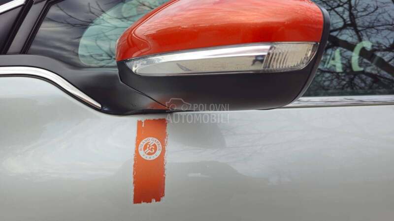 Peugeot 208 Roland Garros/Automa