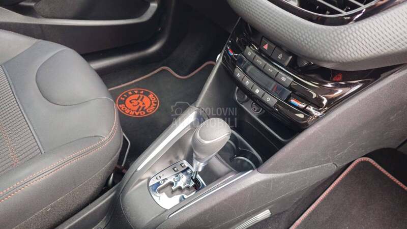 Peugeot 208 Roland Garros/Automa