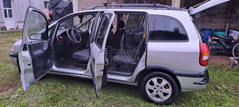 Opel Zafira 