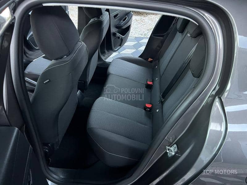 Peugeot 208 ZAMENjEN LANAC