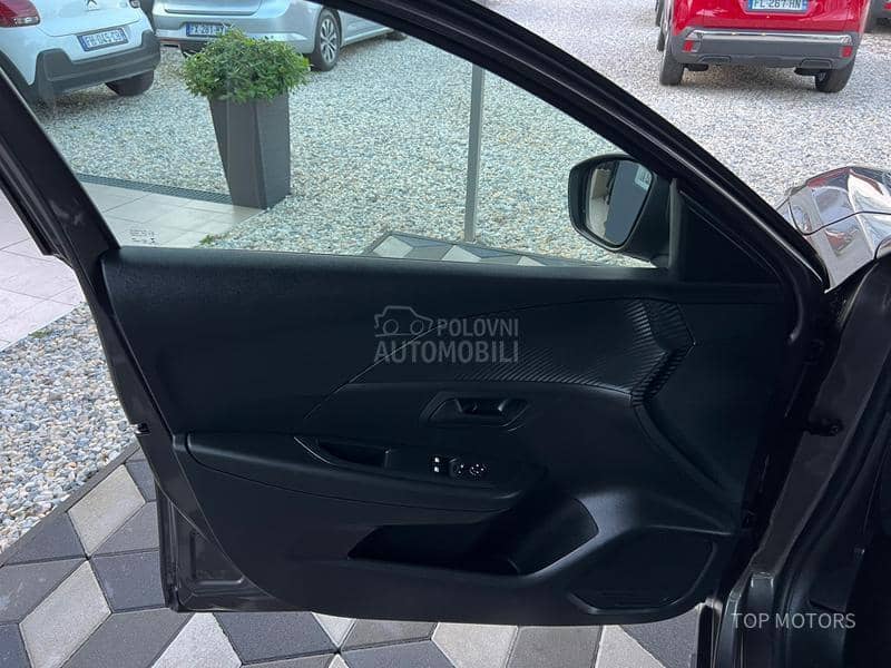 Peugeot 208 ZAMENjEN LANAC