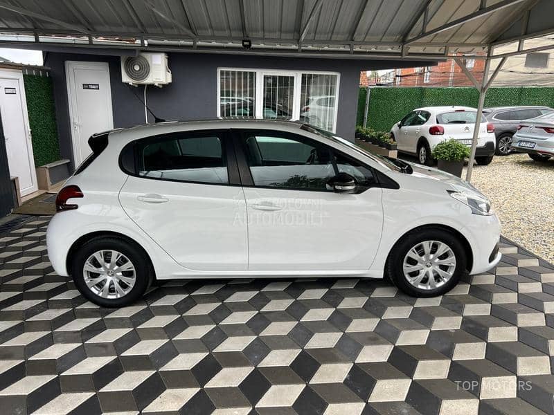 Peugeot 208 T.O.P STANjE