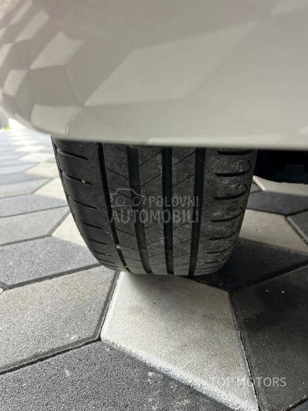 Peugeot 208 T.O.P STANjE