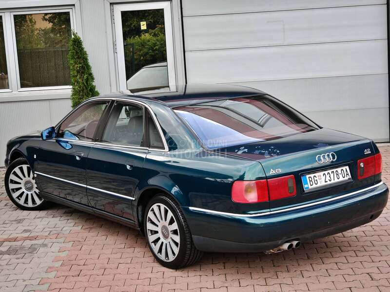 Audi A8 4.2 V8 / QUATTRO