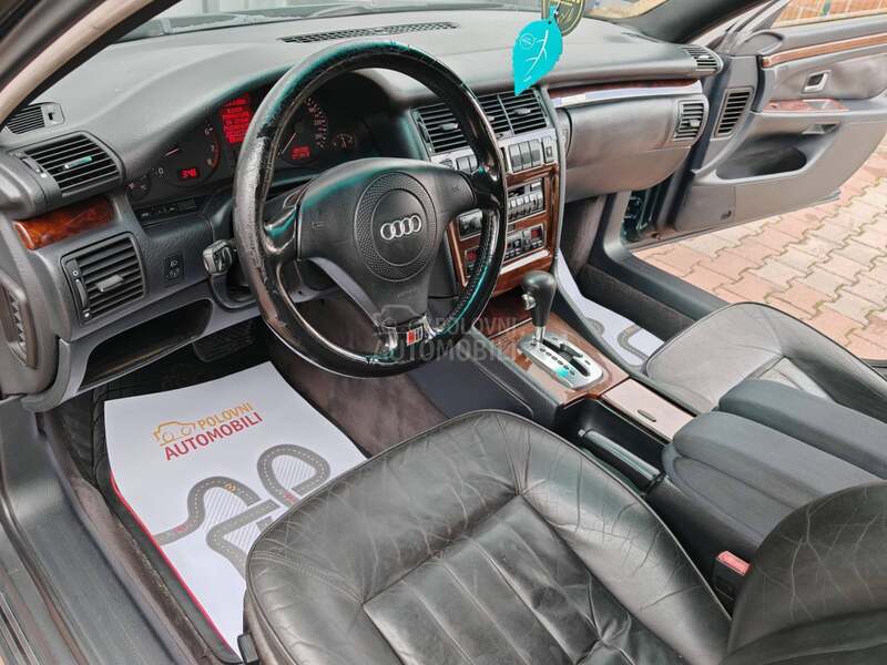 Audi A8 4.2 V8 / QUATTRO