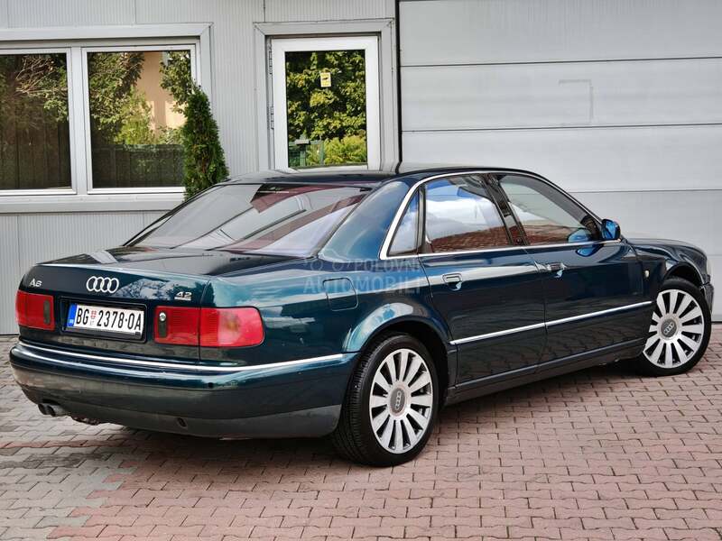 Audi A8 4.2 V8 / QUATTRO