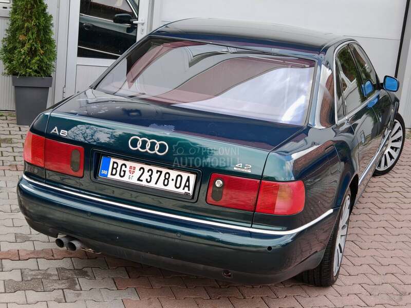 Audi A8 4.2 V8 / QUATTRO