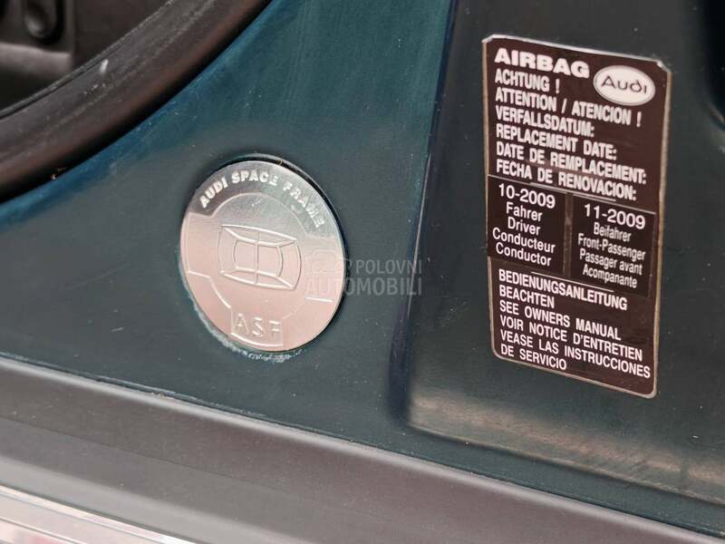 Audi A8 4.2 V8 / QUATTRO