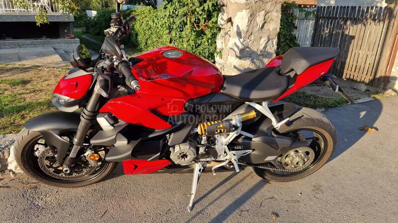 Ducati Streetf Fghter V2