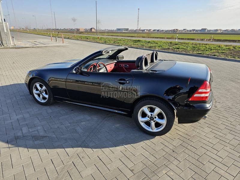 Mercedes Benz SLK 200 REG GOD DANA