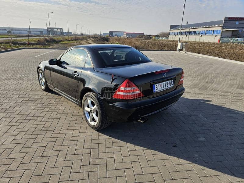 Mercedes Benz SLK 200 REG GOD DANA