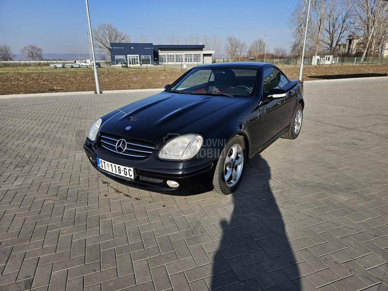Mercedes Benz SLK 200 REG GOD DANA