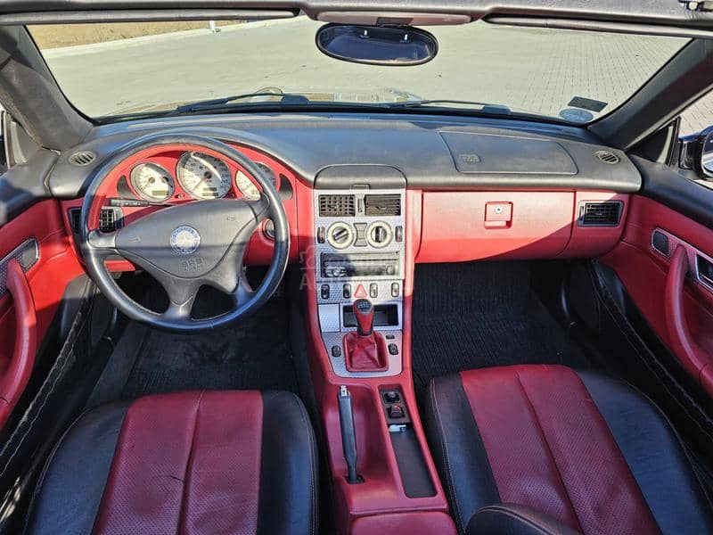 Mercedes Benz SLK 200 REG GOD DANA