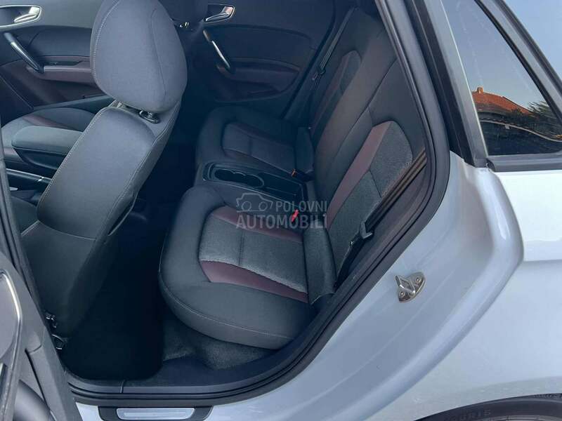 Audi A1 1.2 TFSI/S line/Led