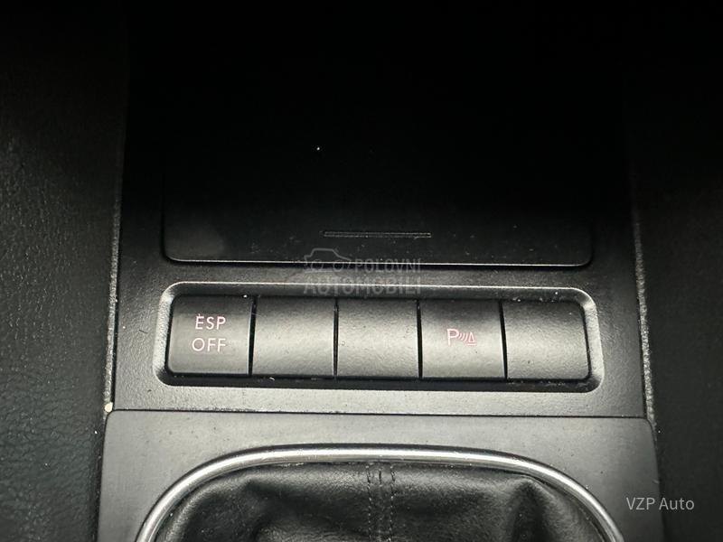 Volkswagen Golf 6 1.6 VEL/SERVIS