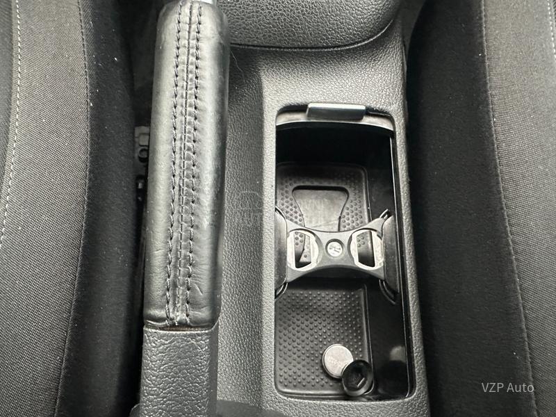 Volkswagen Golf 6 1.6 VEL/SERVIS