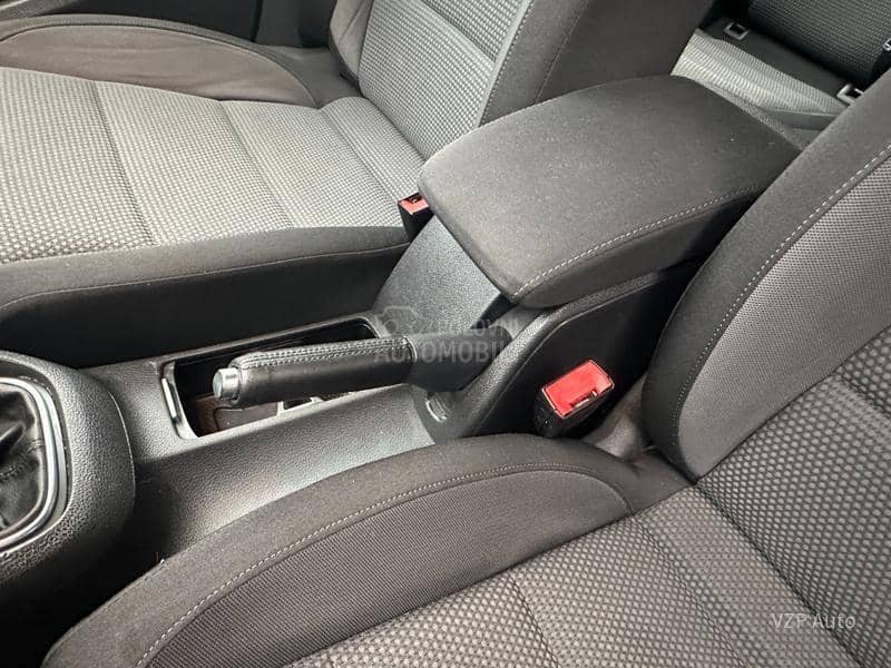 Volkswagen Golf 6 1.6 VEL/SERVIS