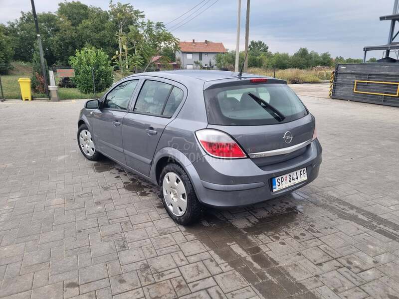 Opel Astra H 
