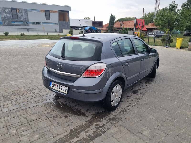Opel Astra H 