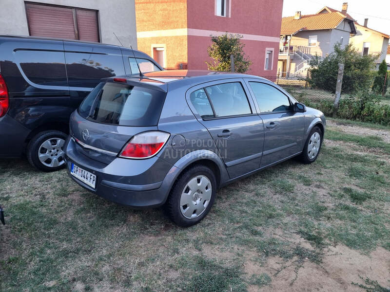 Opel Astra H 