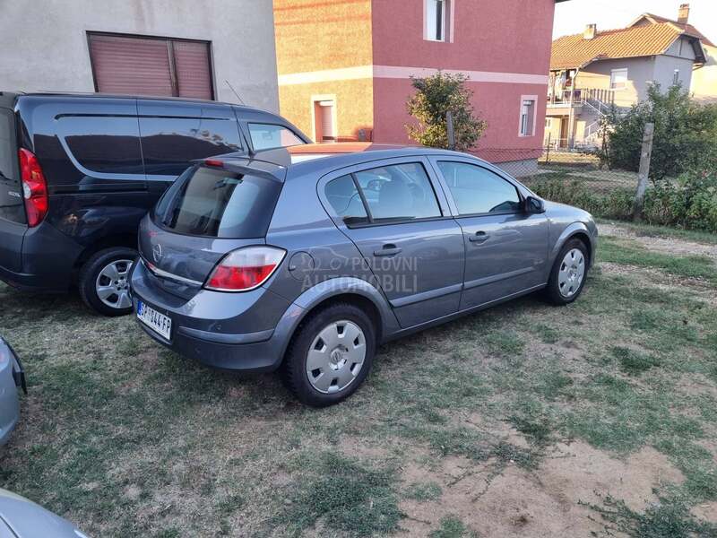 Opel Astra H 