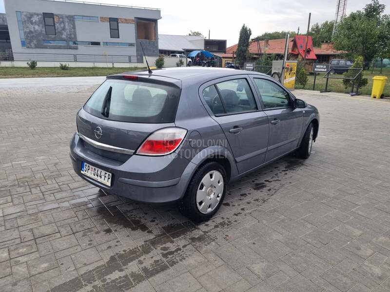 Opel Astra H 