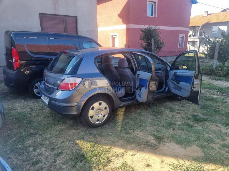 Opel Astra H 