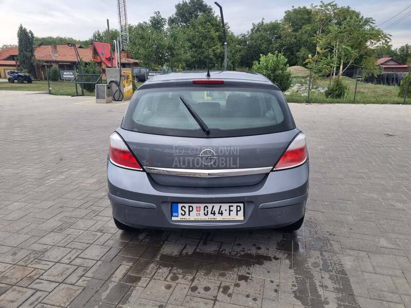 Opel Astra H 