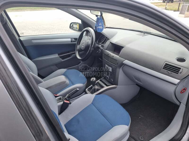 Opel Astra H 