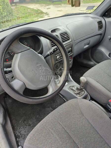 Hyundai Accent 