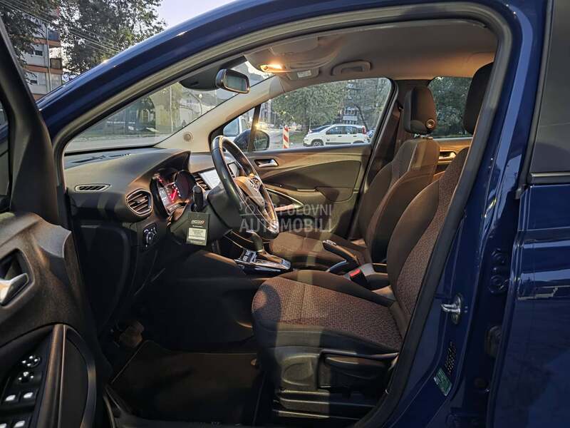 Opel Crossland X  