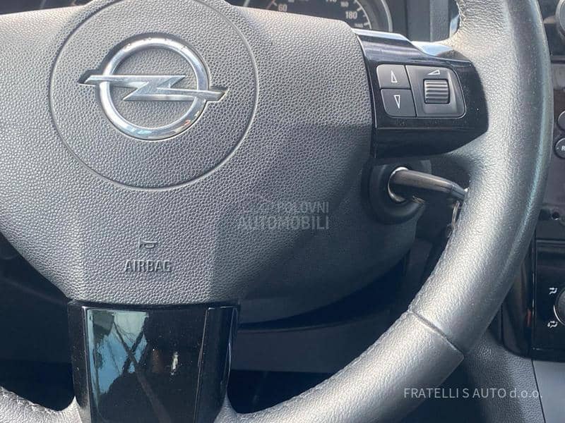 Opel Zafira KREDlTl,RATA 94e
