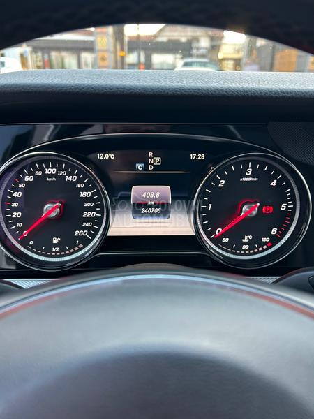 Mercedes Benz E 220 4 MATIC