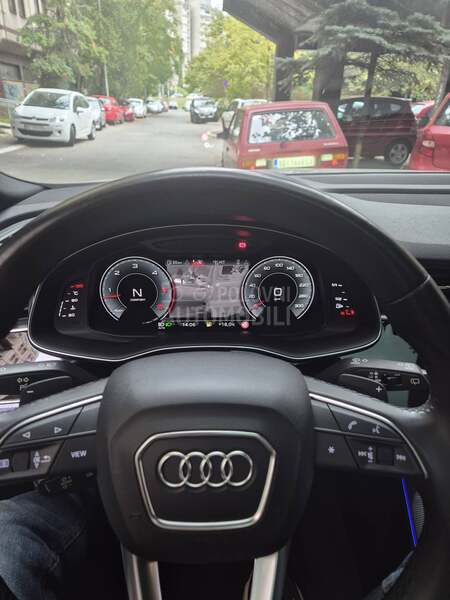 Audi Q8 S line