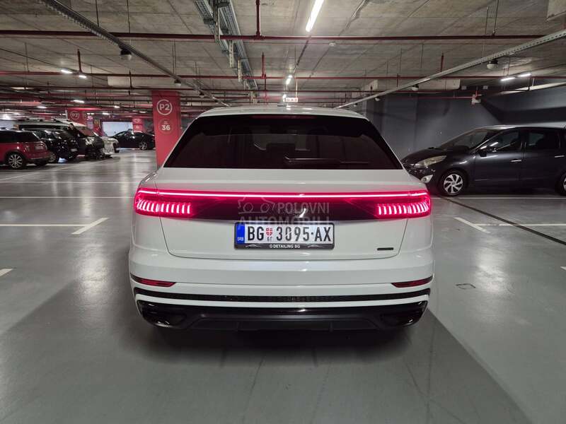 Audi Q8 S line