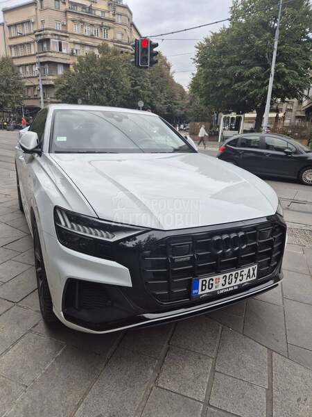 Audi Q8 S line