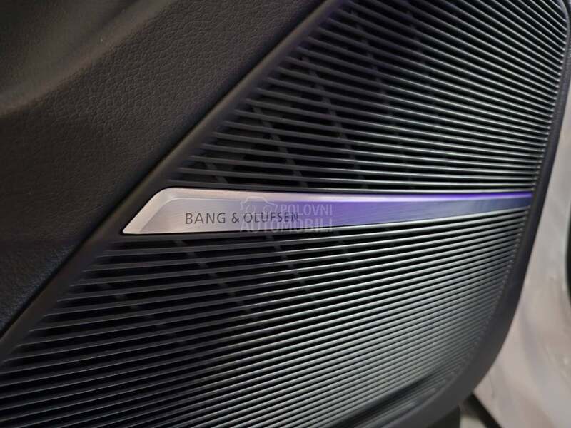 Audi Q8 S line
