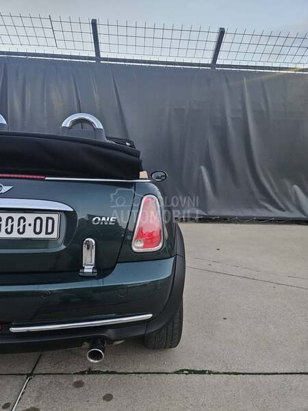 MINI One Cabrio British green