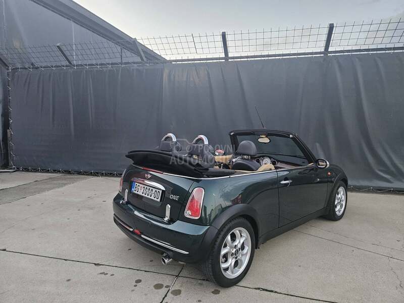 MINI One Cabrio British green