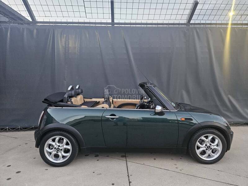 MINI One Cabrio British green