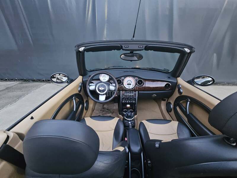 MINI One Cabrio British green